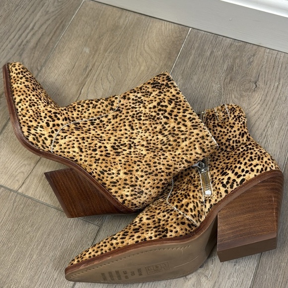 NEW! Dolce Vita Volli Leopard Calf Hair Booties - Size 7 - Picture 13 of 16